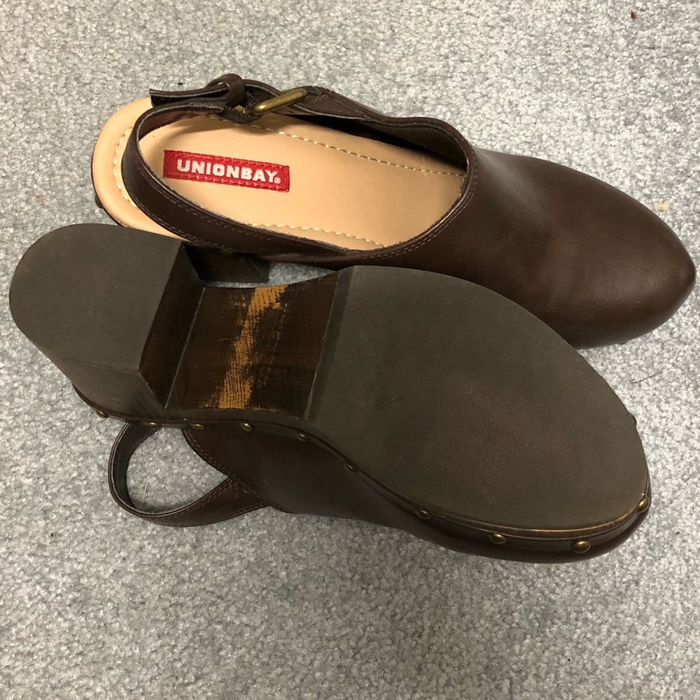 Retro Clogs - Picture 3 of 5